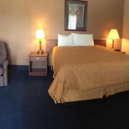 Sunflower Inn & Suites - Garden City Esterno foto