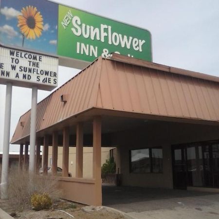Sunflower Inn & Suites - Garden City Esterno foto
