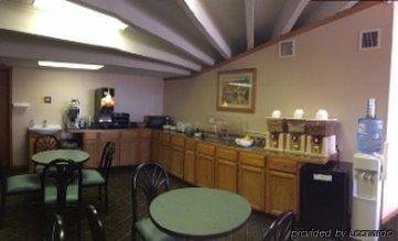 Sunflower Inn & Suites - Garden City Esterno foto