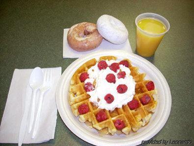 Sunflower Inn & Suites - Garden City Esterno foto